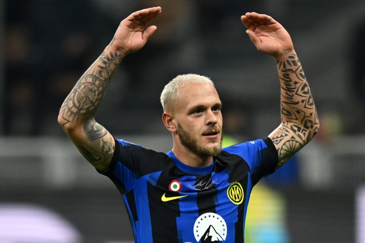 世界赛官网-迪马尔科大腿挫伤主动请求下场，伤情预计无大碍