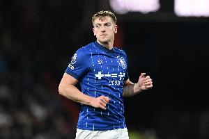 世界赛官网-罗马诺：曼联和切尔西领跑伊普斯维奇前锋德拉普的竞争战