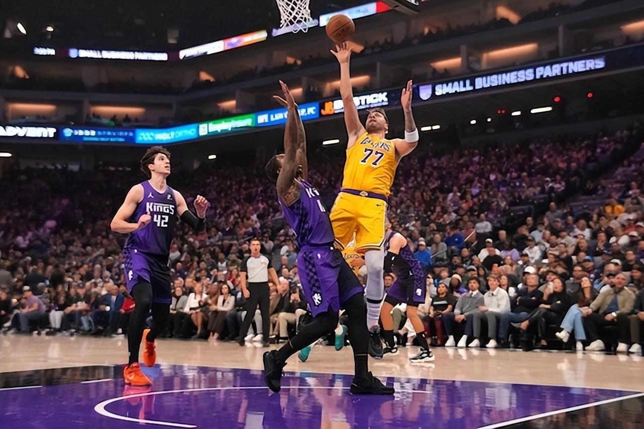 足球世界赛-雷迪克甩锅已魔怔！湖人过去7场防守好？吐槽全队投篮糟糕拒担责