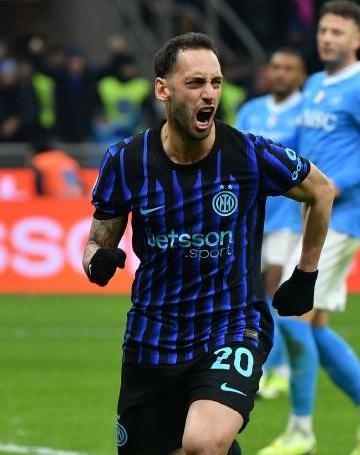 恰尔汗伤得正是时候？国米管理层被推上风口浪尖，解决方案猜想！