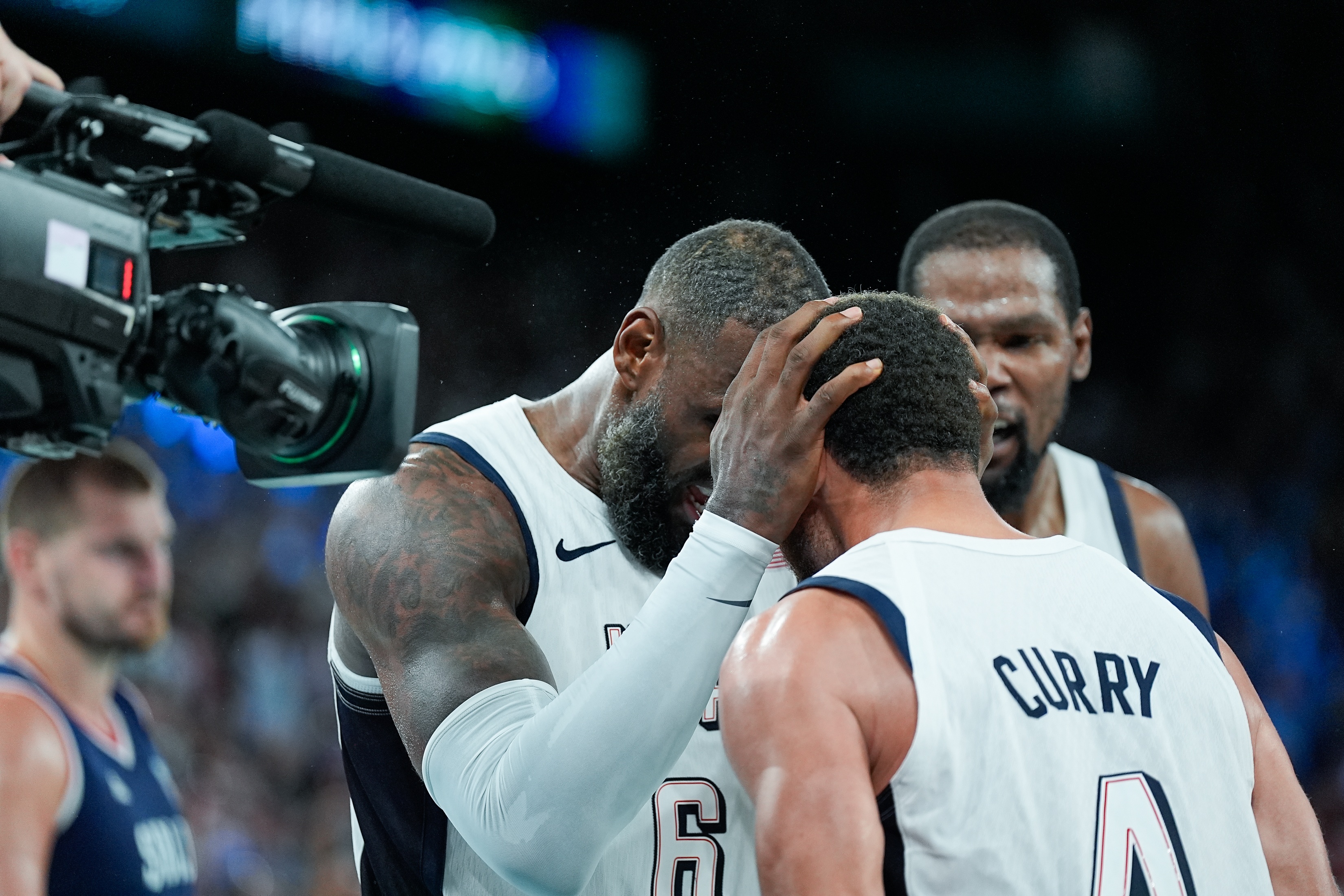 科尔：詹姆斯比较爱发声&amp;库里是低调领袖 MVP们奥运决赛信赖库里